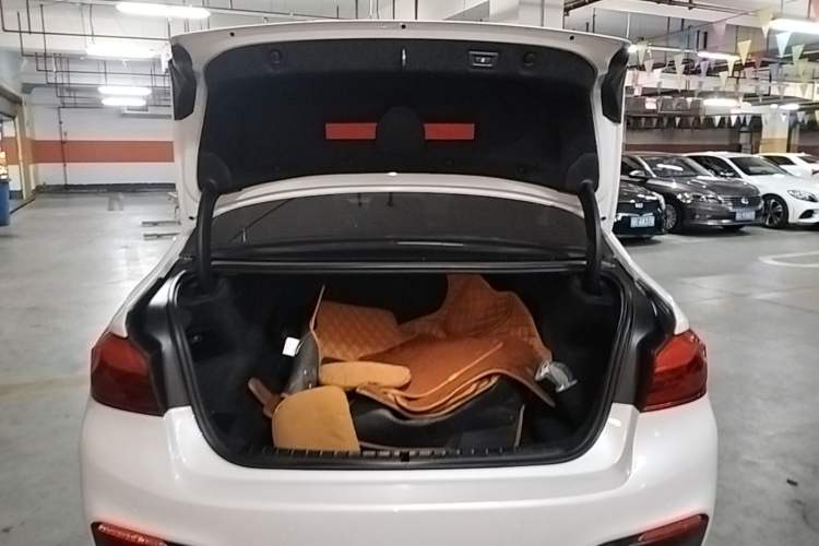 Used BMW 5 Series 2018 Restyled 530Li Leading Edition M Sport Package Trunk