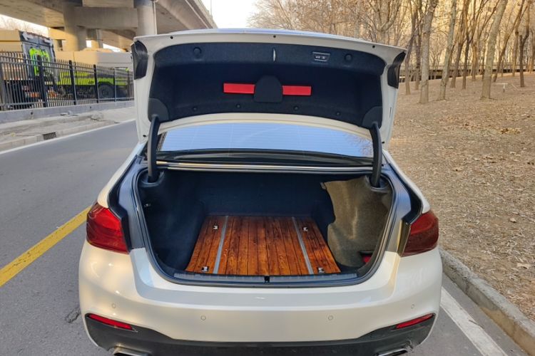 Used BMW 5 Series 2018 530Li Luxury Edition M Sport Package Trunk