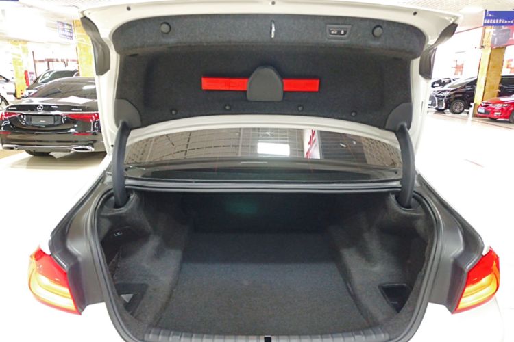 Used BMW 5 Series 2018 525Li Luxury Package Trunk