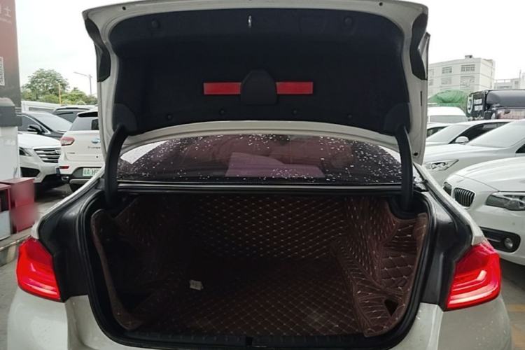 Used BMW 5 Series 2018 530Li Leading Model M Sport Package Trunk