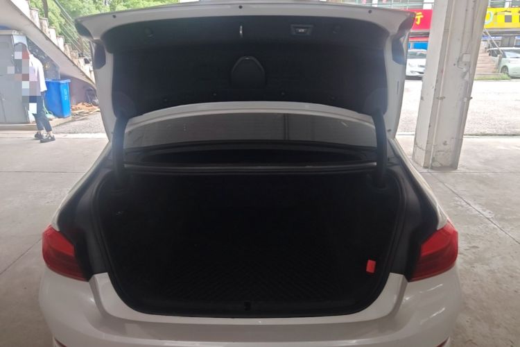 Used BMW 5 Series 2018 525Li Luxury Package Trunk