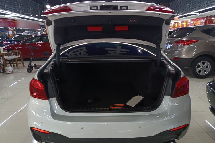 Used BMW 5 Series 2018 Restyled 530Li Leading Edition M Sport Package Trunk