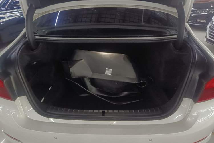 Used BMW 5 Series 2018 528Li Launch Special Edition Trunk