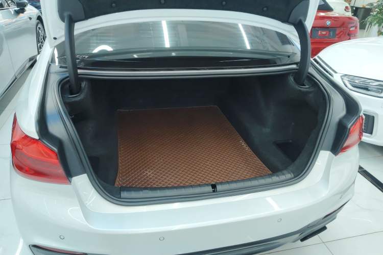 Used BMW 5 Series 2018 530Li Luxury Edition M Sport Package Trunk