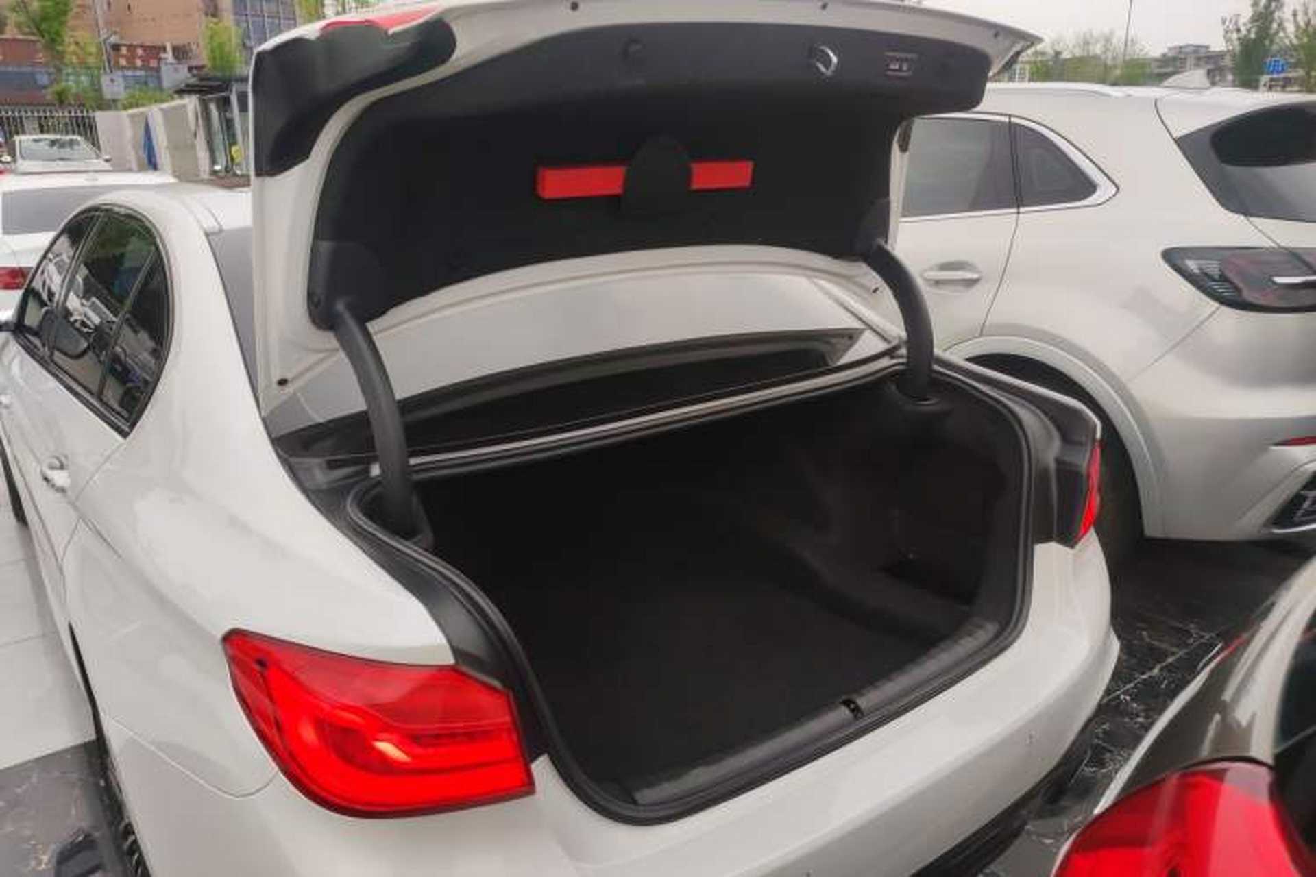 Used BMW 5 Series 2018 Restyled 530Li Leading Edition M Sport Package Trunk
