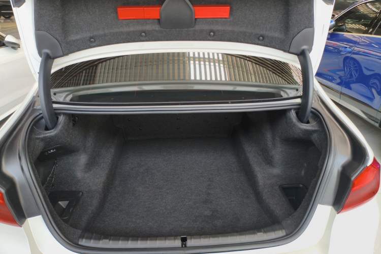 Used BMW 5 Series 2018 525Li M Sport Package Trunk