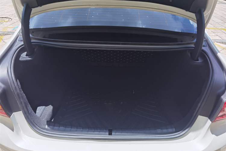Used BMW 5 Series 2018 528Li Launch Special Edition Trunk