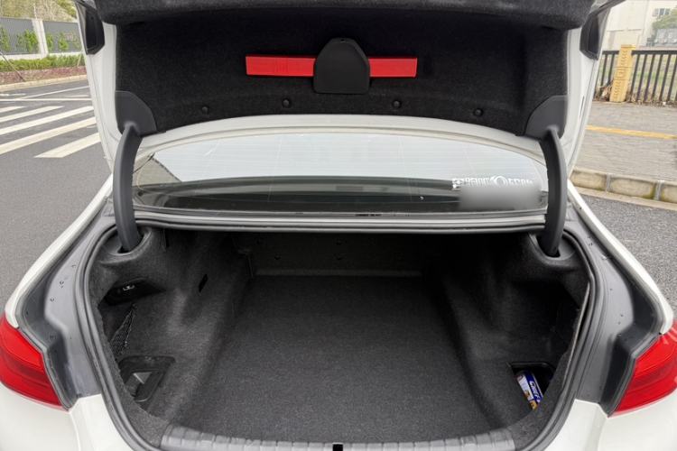 Used BMW 5 Series 2018 530Li Leading Model M Sport Package Trunk