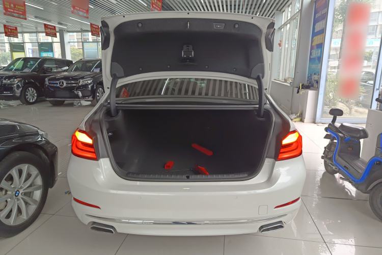 Used BMW 5 Series 2018 525Li Luxury Package Trunk