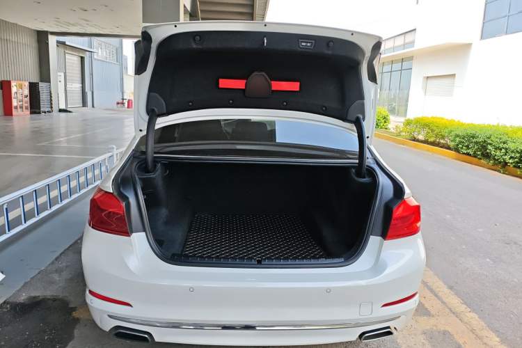 Used BMW 5 Series 2018 Revised Version 530Li Leading Edition Luxury Package Trunk