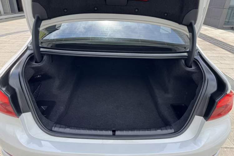 Used BMW 5 Series 2018 Facelifted 530Li Luxury Edition Premium Package Trunk