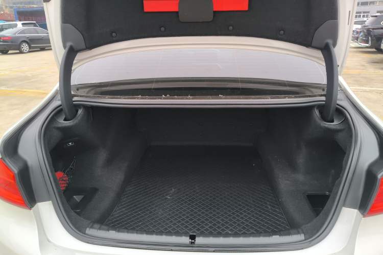 Used BMW 5 Series 2018 530Li Luxury Edition M Sport Package Trunk