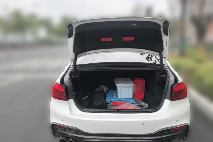Used BMW 5 Series 2018 Restyled 530Li Leading Edition M Sport Package Trunk
