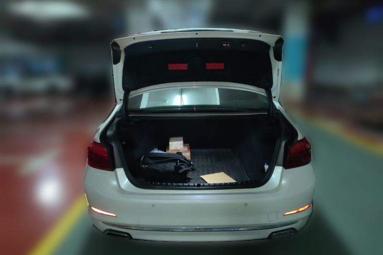 Used BMW 5 Series 2018 530Li Leading Edition Luxury Package Trunk