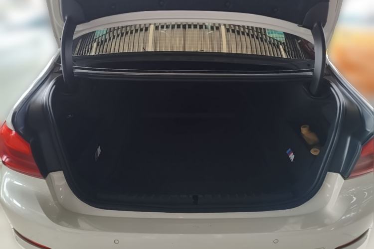 Used BMW 5 Series 2018 Revised Version 530Li Leading Edition Luxury Package Trunk