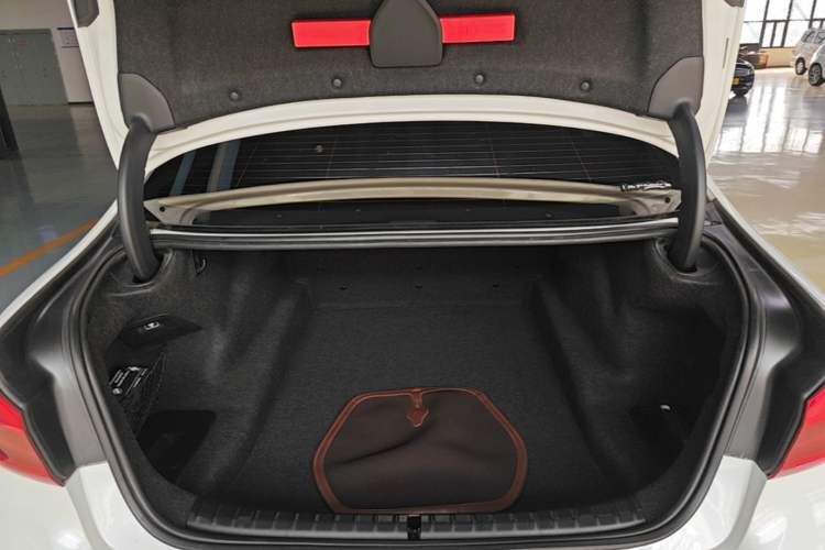 Used BMW 5 Series 2018 528Li Launch Special Edition Trunk