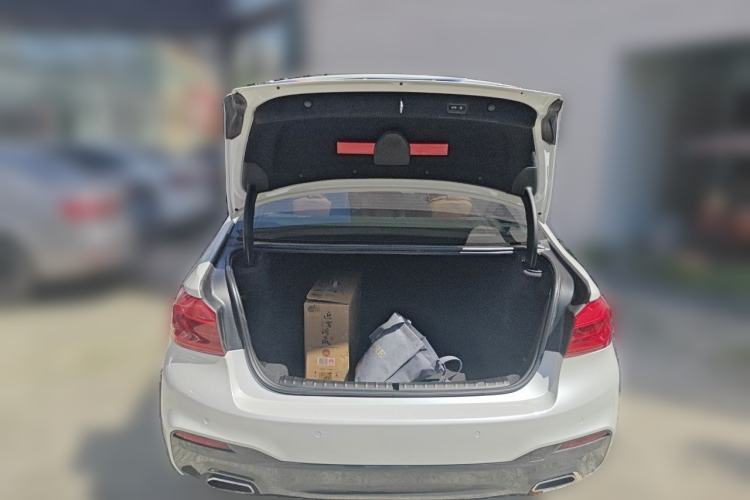 Used BMW 5 Series 2018 530Li Luxury Edition M Sport Package Trunk