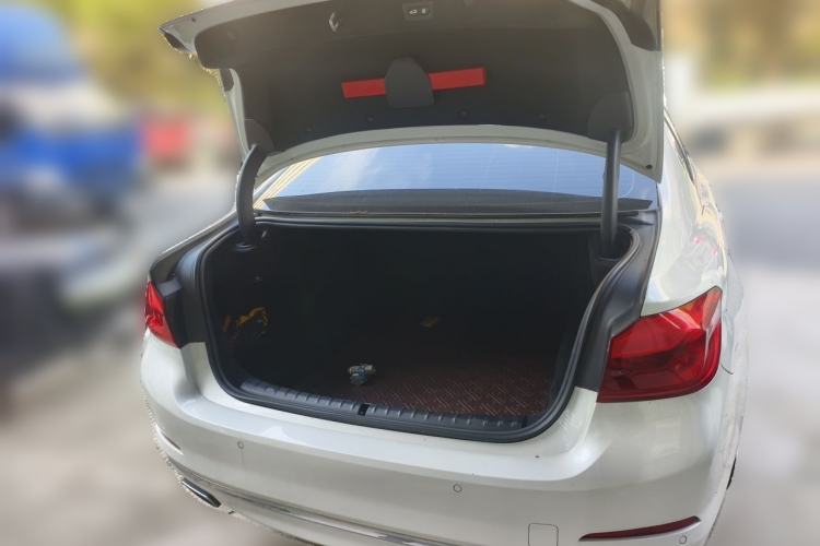 Used BMW 5 Series 2018 530Li xDrive Luxury Package Trunk