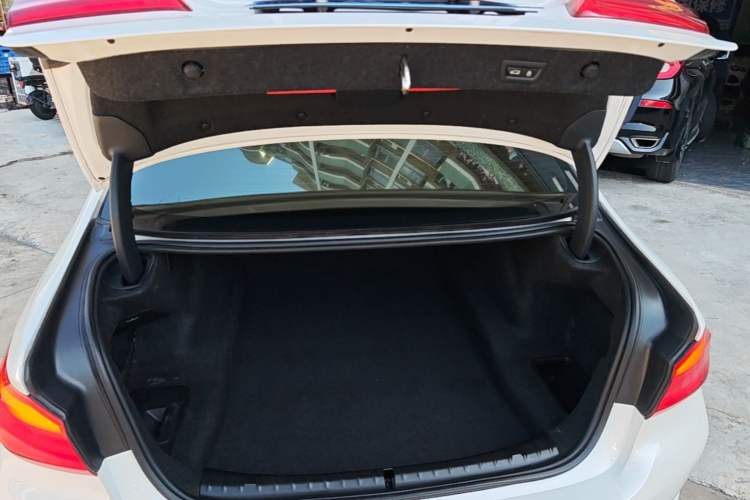 Used BMW 5 Series 2018 528Li Launch Special Edition Trunk