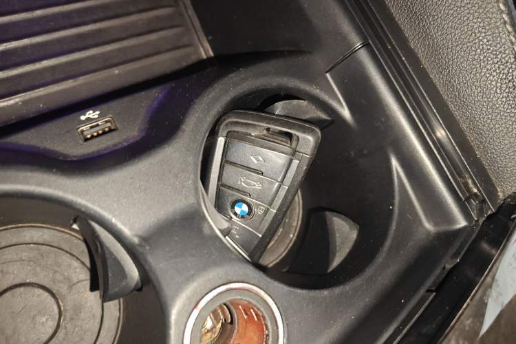 Used BMW 5 Series 2018 Facelifted 530Li xDrive M Sport Package Vehicle Key
