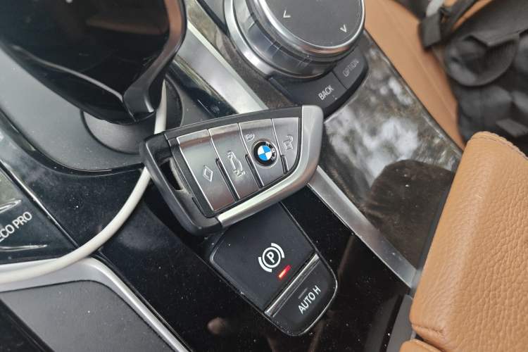 Used BMW 5 Series 2018 Restyled 530Li Leading Edition M Sport Package Vehicle Key