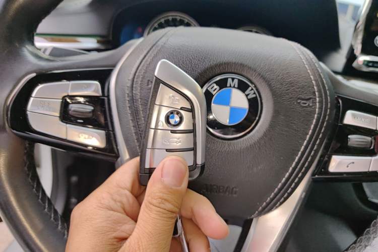 Used BMW 5 Series 2018 525Li Luxury Package Vehicle Key