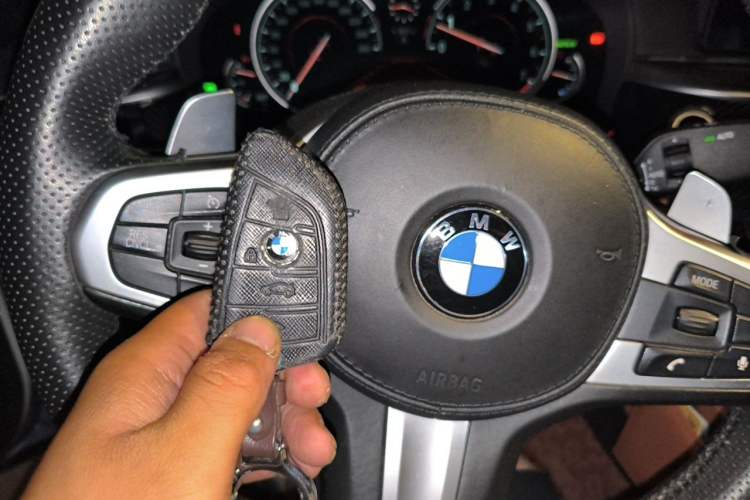 Used BMW 5 Series 2018 530Li Luxury Edition M Sport Package Vehicle Key