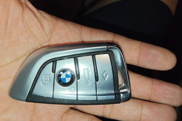 Used BMW 5 Series 2018 530Li Luxury Edition M Sport Package Vehicle Key