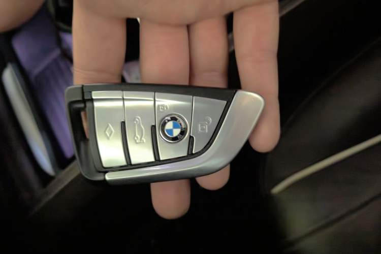 Used BMW 5 Series 2018 Facelifted 530Li Luxury Edition Premium Package Vehicle Key