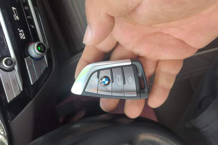 Used BMW 5 Series 2018 Facelifted 530Li xDrive Luxury Package Vehicle Key