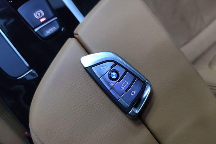 Used BMW 5 Series 2018 530Li Luxury Edition M Sport Package Vehicle Key