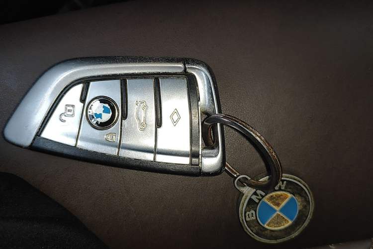 Used BMW 5 Series 2018 530Li Leading Model M Sport Package Vehicle Key