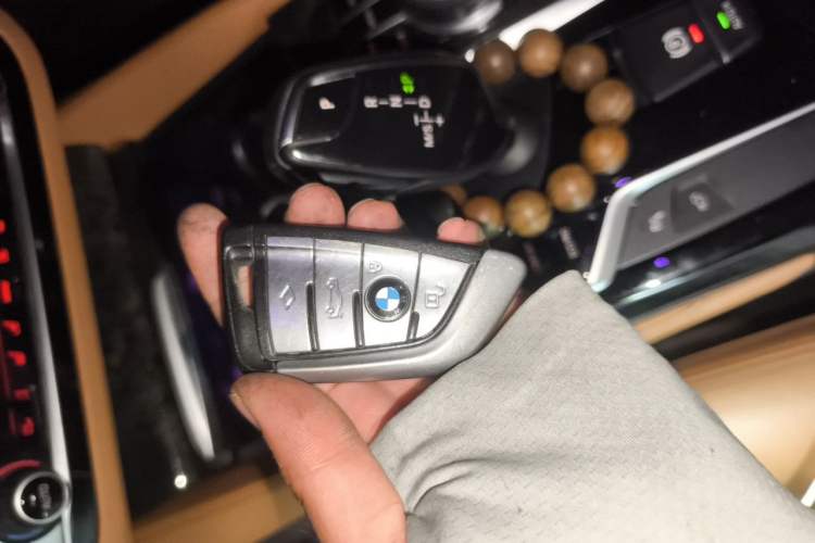 Used BMW 5 Series 2018 Restyled 530Li Luxury Edition M Sport Package Vehicle Key