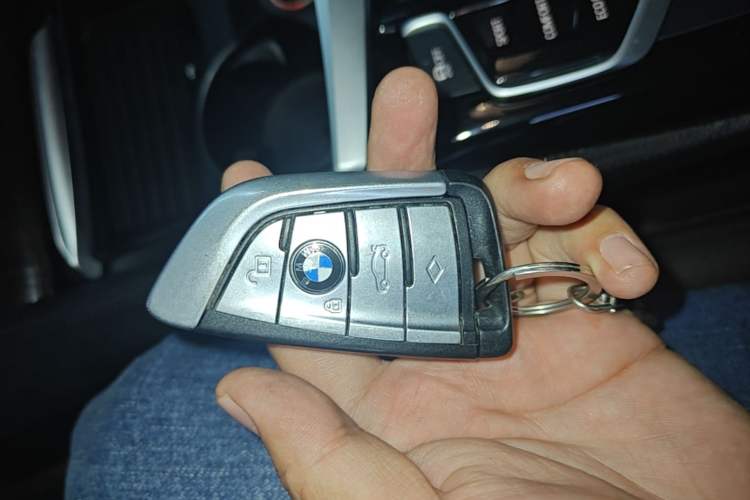 Used BMW 5 Series 2018 525Li Luxury Package Vehicle Key