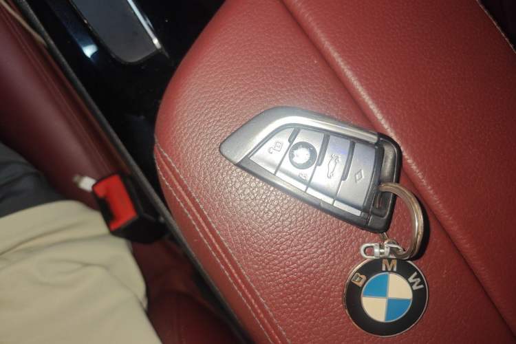 Used BMW 5 Series 2018 Restyled 530Li Leading Edition M Sport Package Vehicle Key