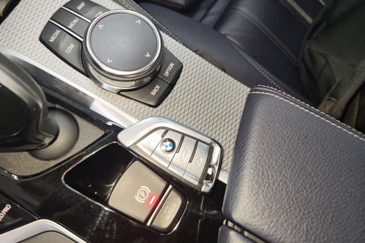Used BMW 5 Series 2018 525i M Sport Package Vehicle Key