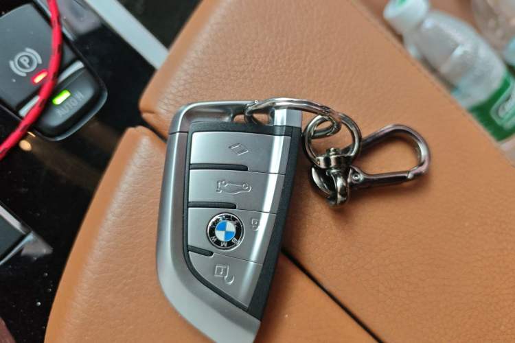 Used BMW 5 Series 2018 Restyled 530Li Leading Edition M Sport Package Vehicle Key