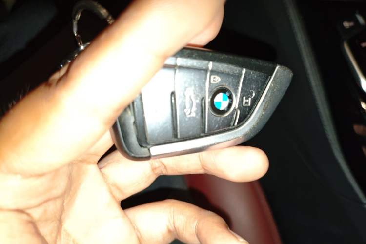 Used BMW 5 Series 2018 Restyled 530Li Leading Edition M Sport Package Vehicle Key