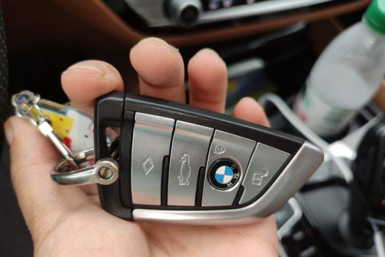 Used BMW 5 Series 2018 Restyled 530Li Leading Edition M Sport Package Vehicle Key