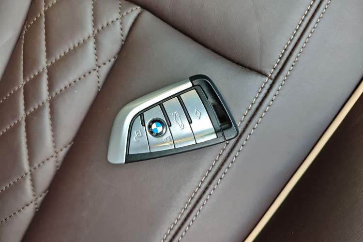 Used BMW 5 Series 2018 Revised Version 530Li Leading Edition Luxury Package Vehicle Key