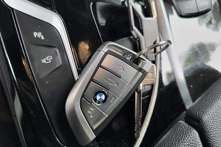 Used BMW 5 Series 2018 525Li M Sport Package Vehicle Key