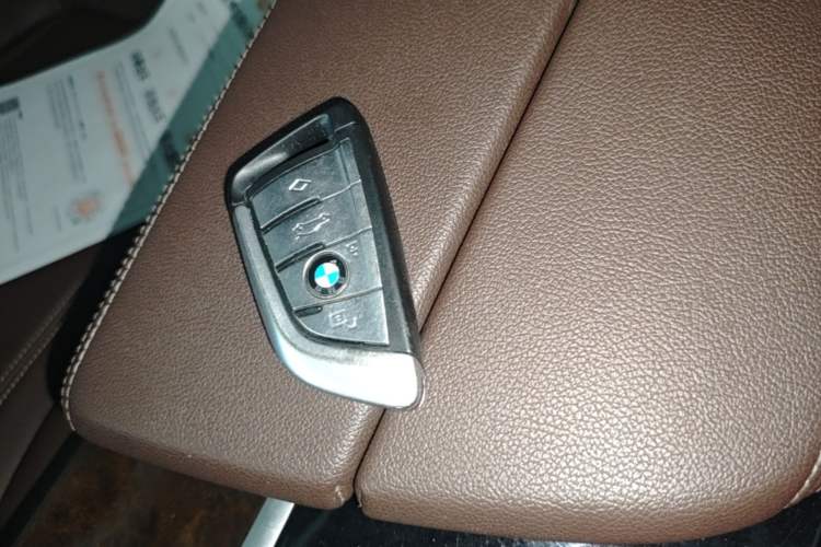 Used BMW 5 Series 2018 525Li Luxury Package Vehicle Key