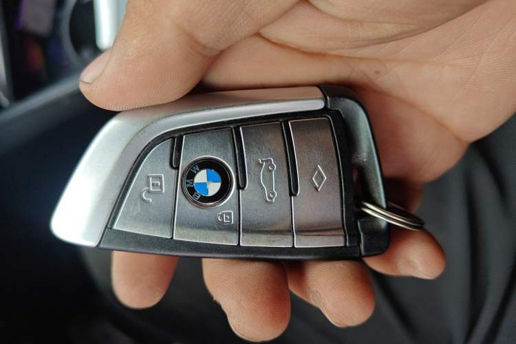 Used BMW 5 Series 2018 Facelifted 530Li xDrive M Sport Package Vehicle Key