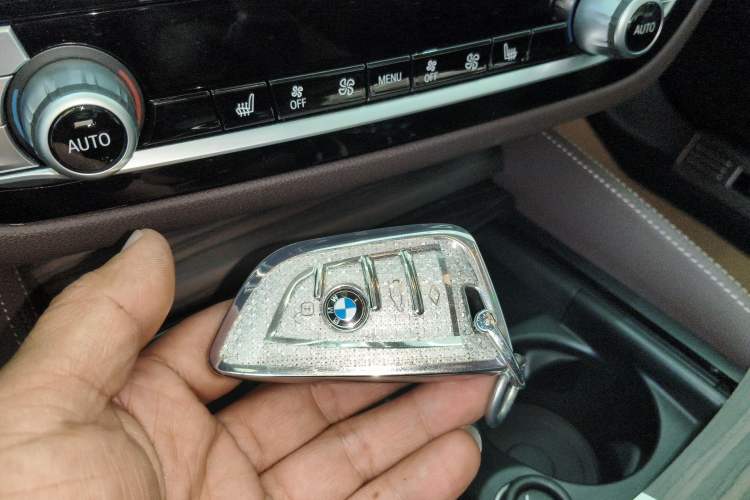 Used BMW 5 Series 2018 Revised Version 530Li Leading Edition Luxury Package Vehicle Key