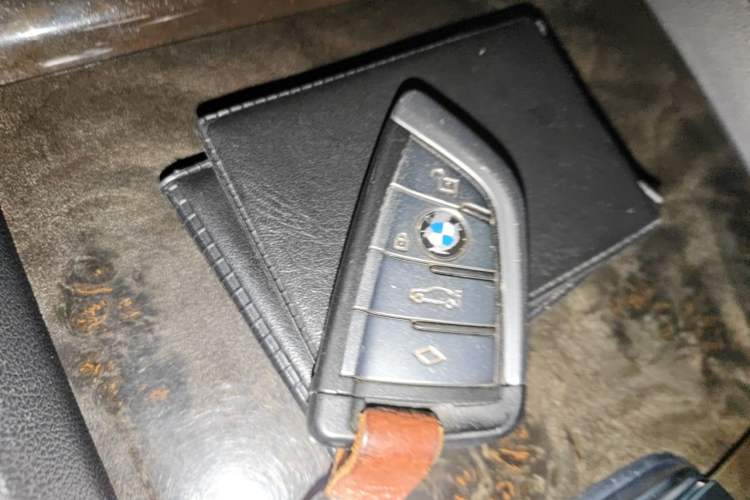 Used BMW 5 Series 2018 525Li M Sport Package Vehicle Key