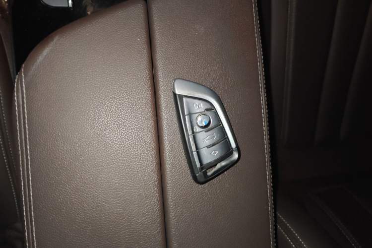 Used BMW 5 Series 2018 525Li M Sport Package Vehicle Key
