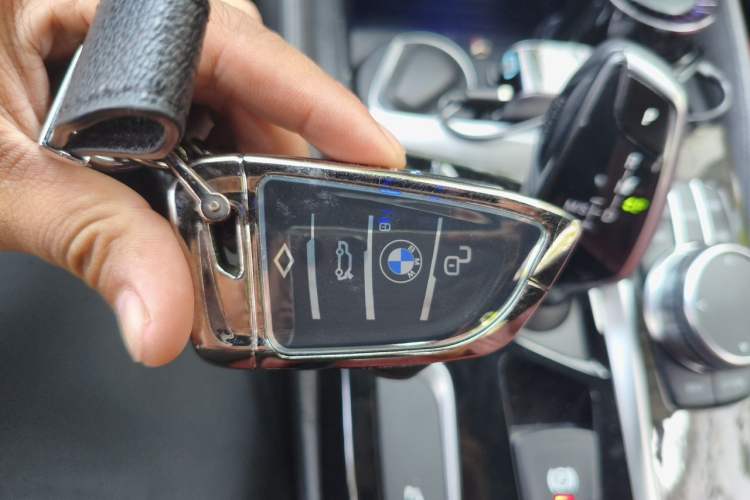 Used BMW 5 Series 2018 Facelifted 530Li xDrive M Sport Package Vehicle Key