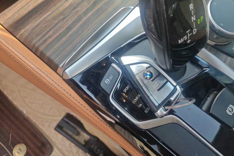 Used BMW 5 Series 2018 Facelifted 530Li xDrive Luxury Package Vehicle Key