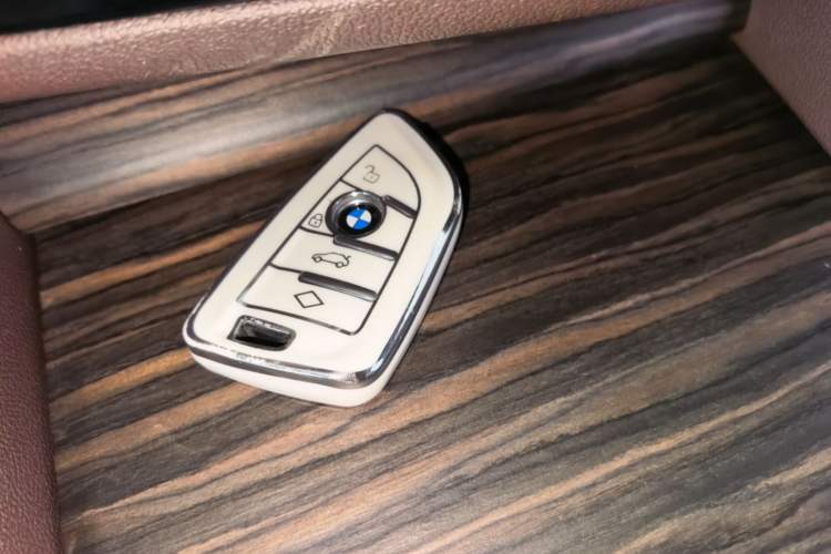 Used BMW 5 Series 2018 Revised Version 530Li Leading Edition Luxury Package Vehicle Key