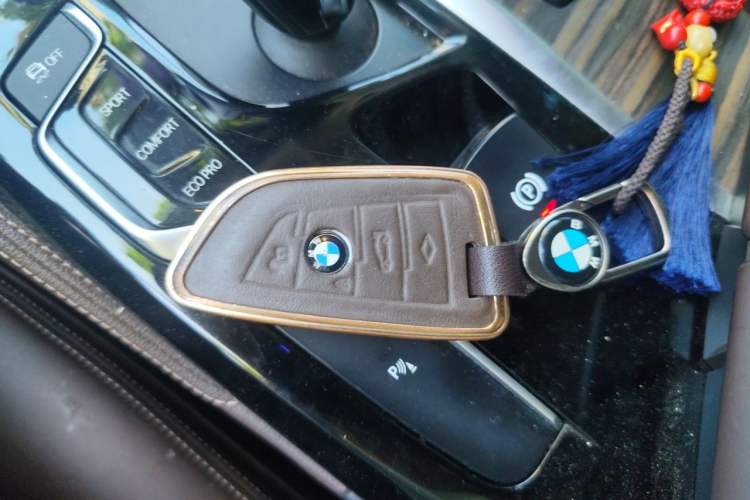 Used BMW 5 Series 2018 530Li xDrive Luxury Package Vehicle Key